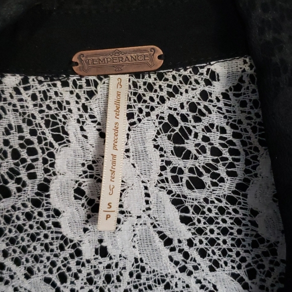 Ladies blouse - Picture 3 of 6